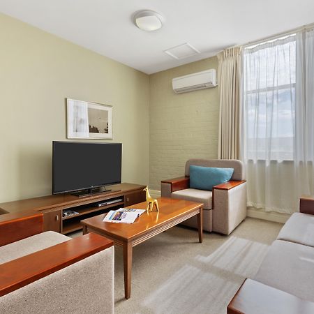 Launceston Central Apartment Hotel Official Экстерьер фото