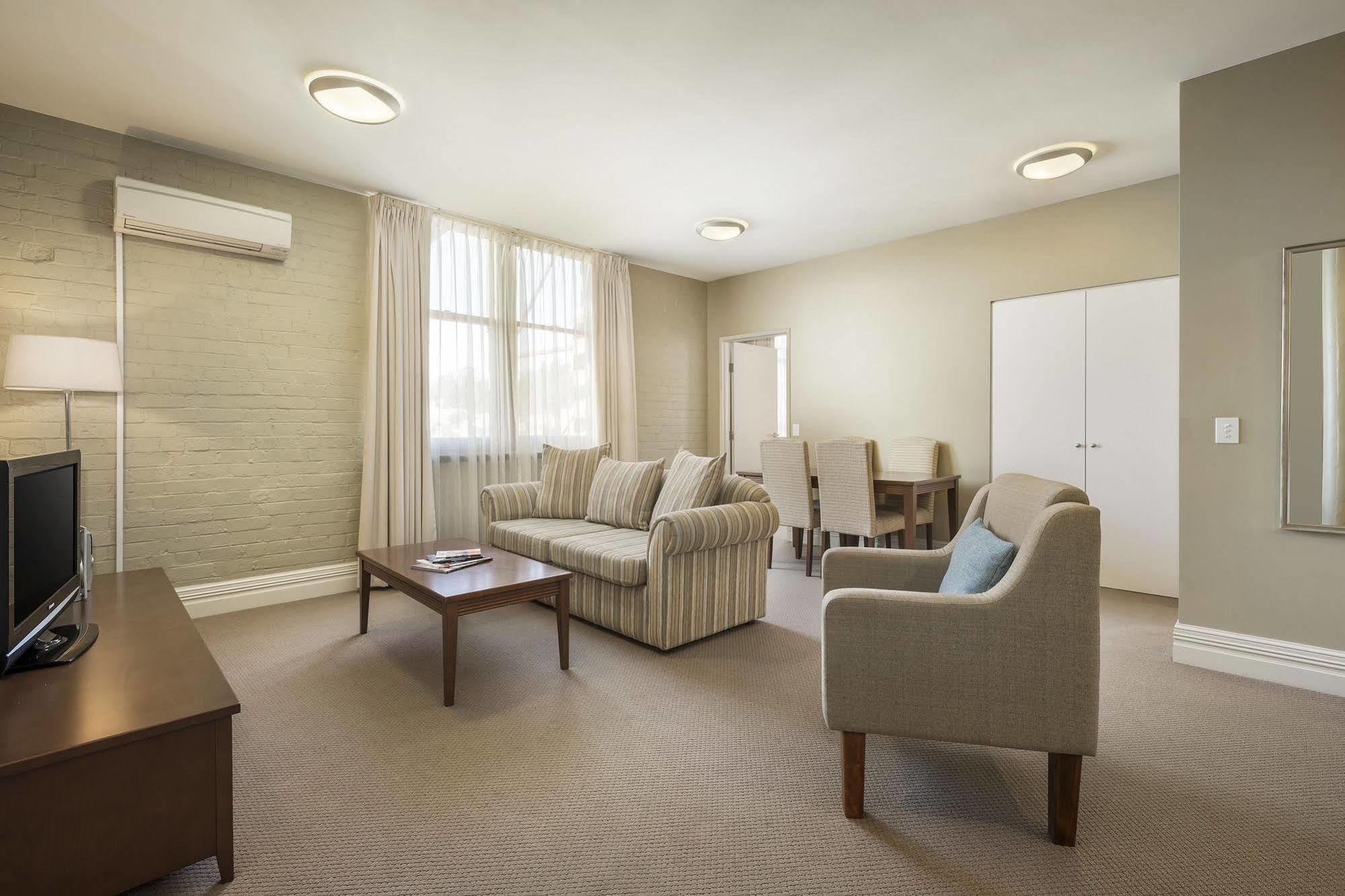 Launceston Central Apartment Hotel Official Экстерьер фото