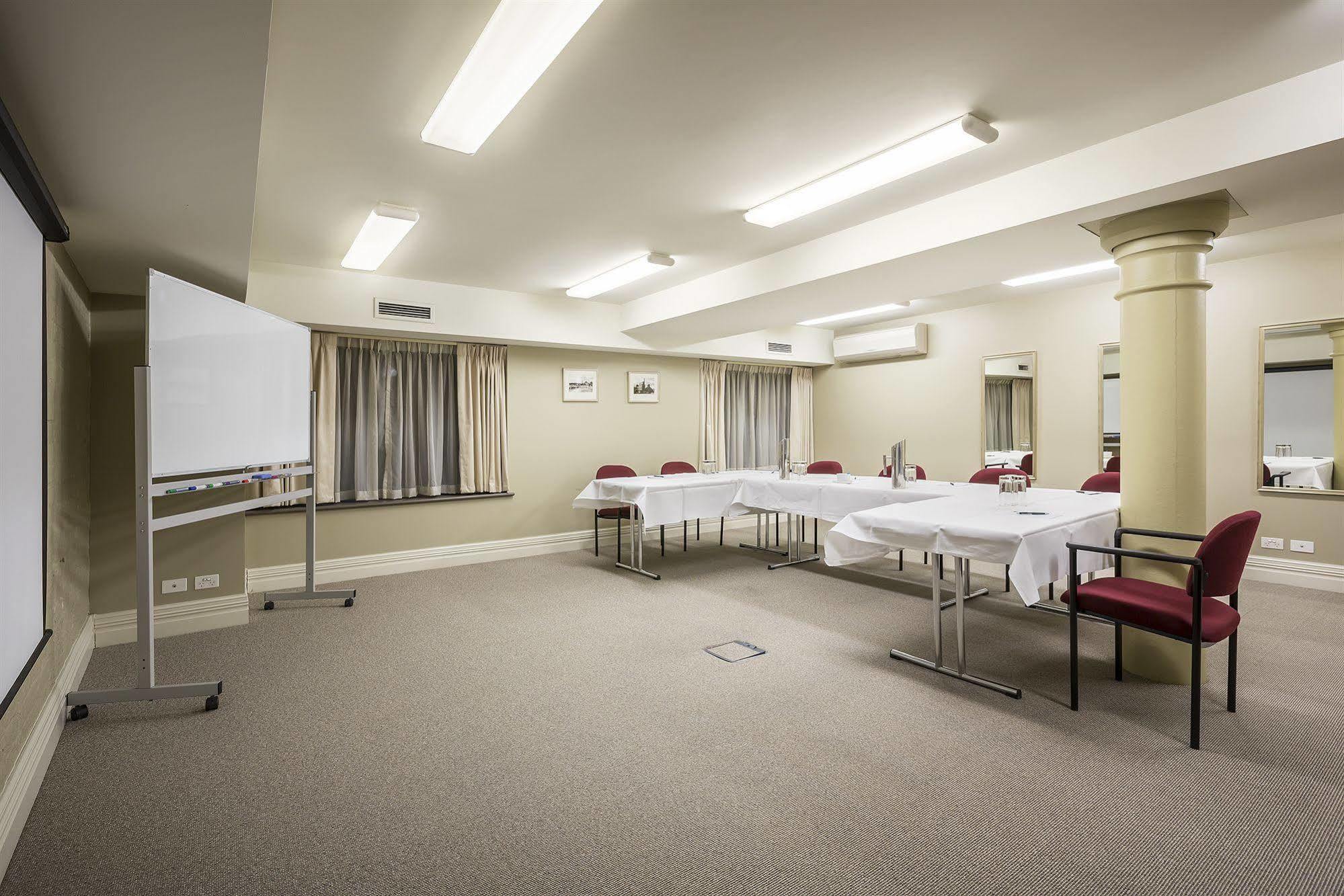 Launceston Central Apartment Hotel Official Экстерьер фото